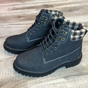 Cottimo work plaid lace up vegan leather boots size 7.5